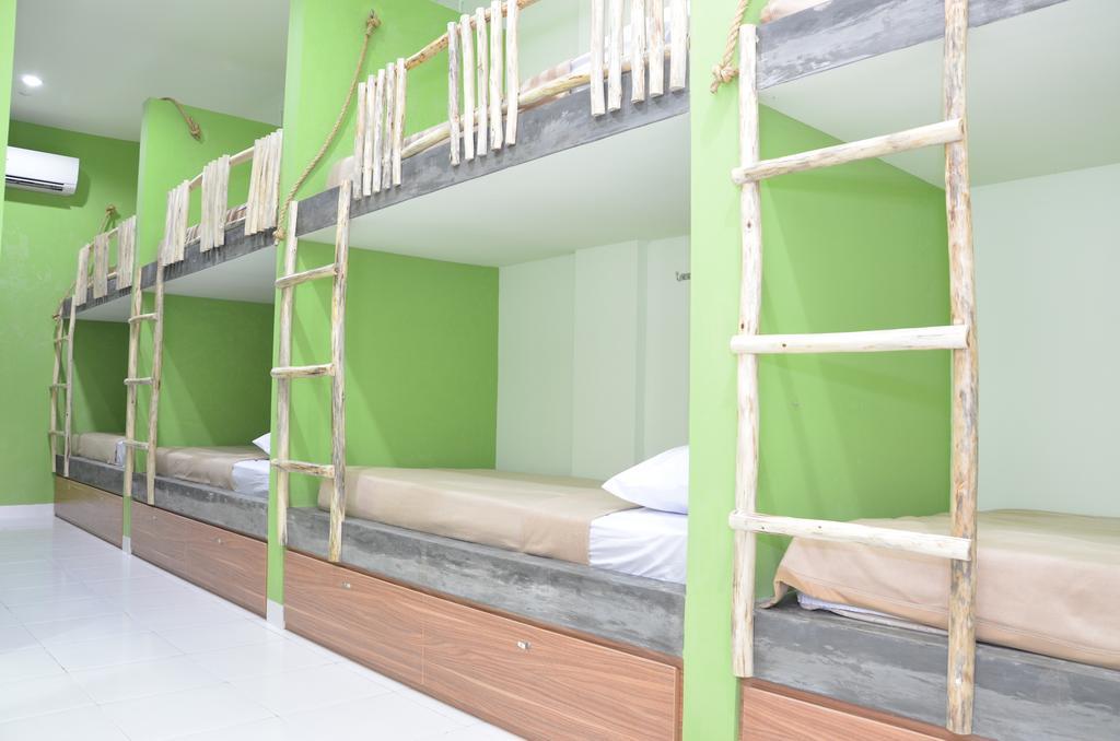 The Eco-Living Hostel Denpasar Chambre photo