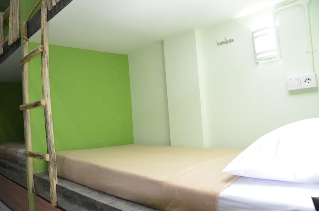 The Eco-Living Hostel Denpasar Chambre photo