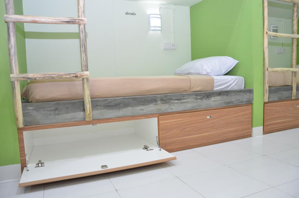 The Eco-Living Hostel Denpasar Chambre photo