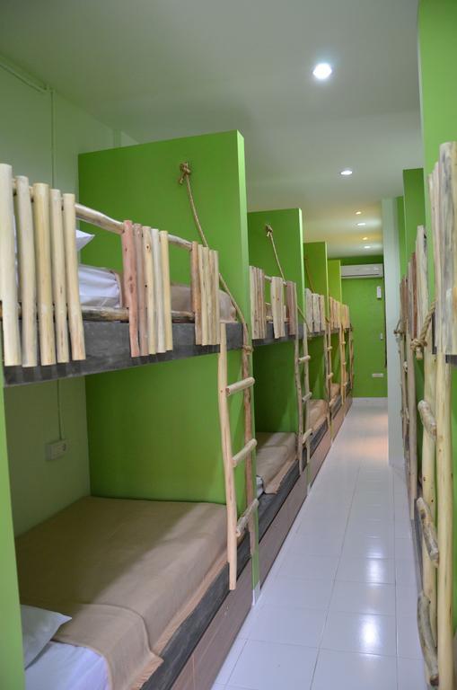 The Eco-Living Hostel Denpasar Chambre photo