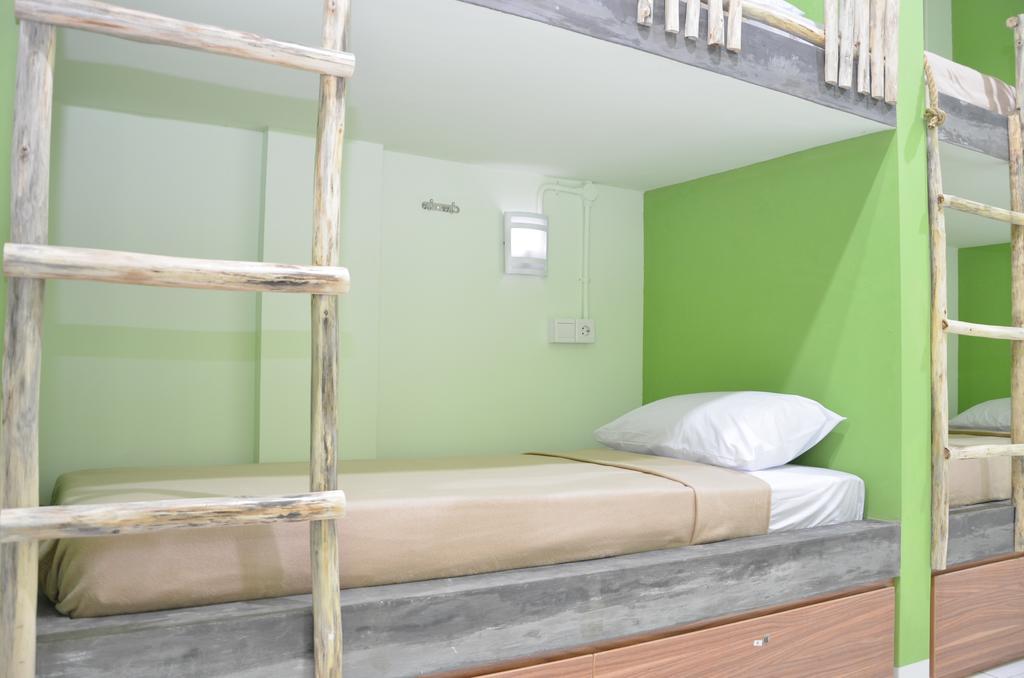 The Eco-Living Hostel Denpasar Chambre photo
